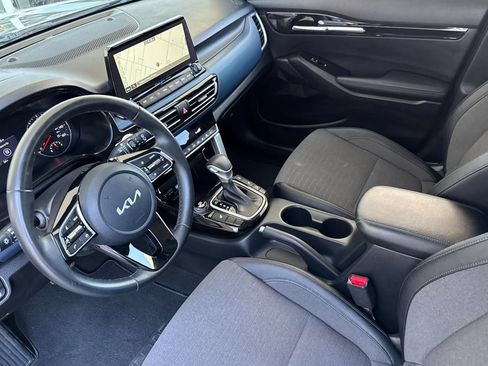 Used 2023 Kia Seltos S w/ Navigation Package AWD/4WD image 10