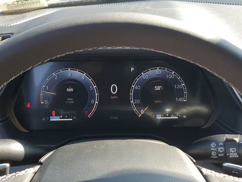 New 2025 Jeep Grand Cherokee Limited image 28