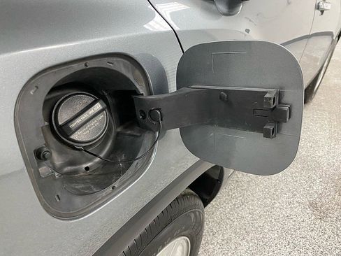 Used 2019 Chevrolet Trax LT w/ LT Convenience Package image 28