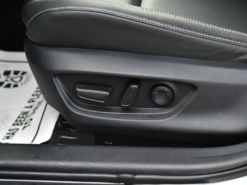 Used 2025 Toyota Camry SE image 17