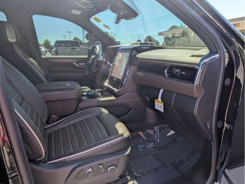 Used 2026 GMC Yukon XL Denali Ultimate w/ LPO, Floor Liner Package AWD/4WD image 16