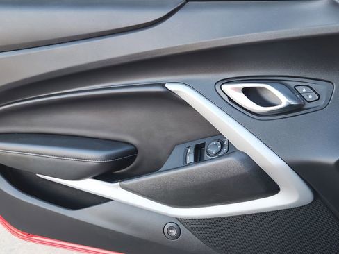 Used 2018 Chevrolet Camaro SS image 26