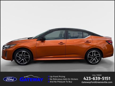 Used 2025 Nissan Sentra SR w/ SR Premium Package FWD image 1