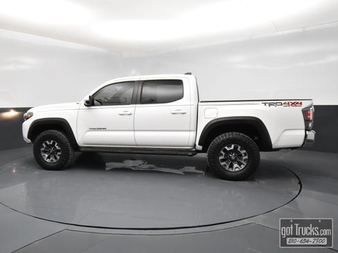 Used 2020 Toyota Tacoma TRD Off-Road image 3