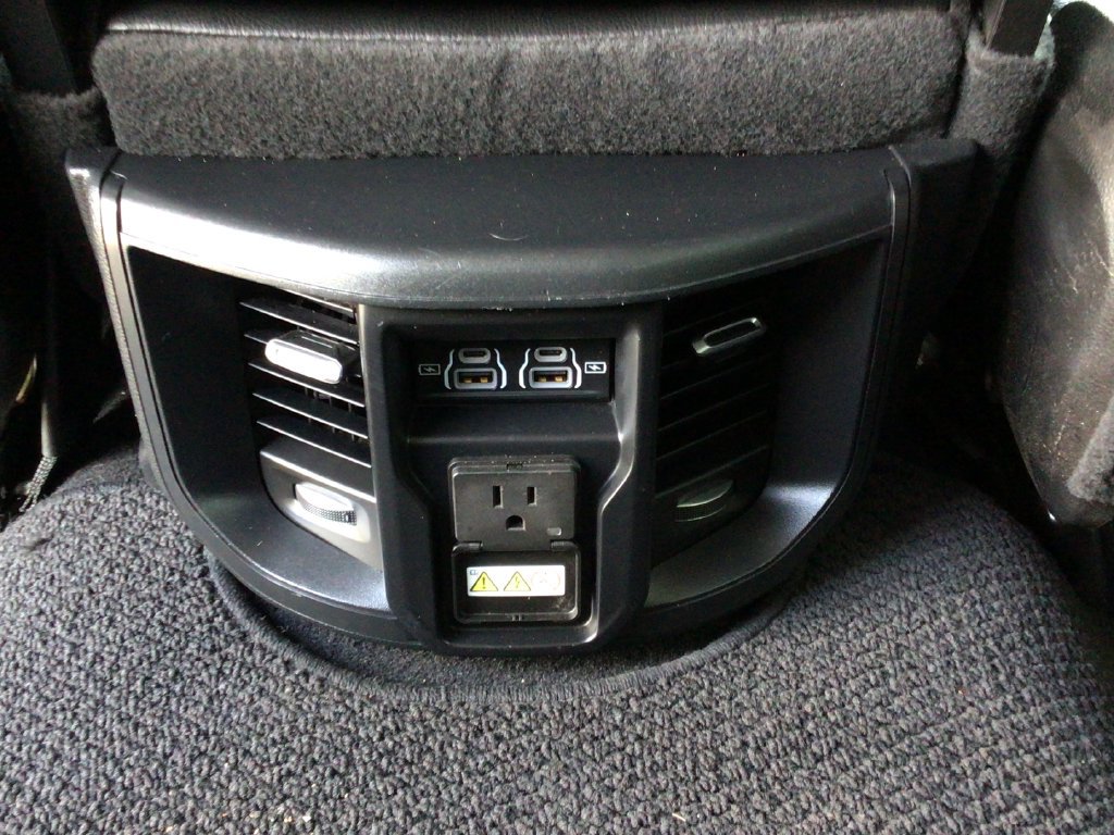 Used 2024 RAM 2500 Laramie AWD/4WD image 37