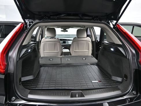 Used 2019 Cadillac XT4 Luxury w/ Cold Weather Package FWD image 19