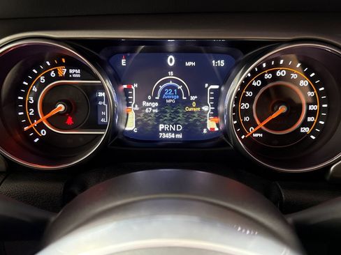 Used 2019 Jeep Wrangler Unlimited Sahara AWD/4WD image 18