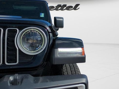 Used 2025 Jeep Wrangler Unlimited Sahara AWD/4WD image 23