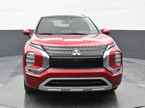 Used 2024 Mitsubishi Outlander SEL image 3