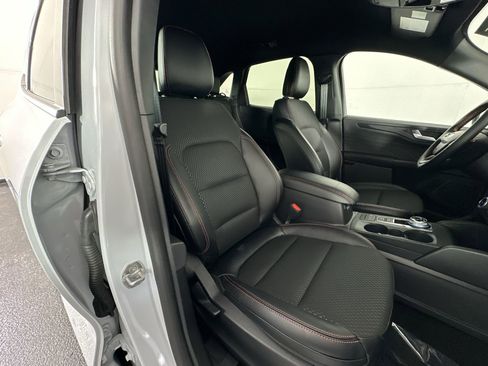 Used 2025 Ford Escape ST-Line image 31
