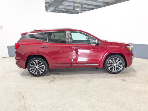 Used 2019 GMC Terrain Denali w/ Advanced Safety Package FWD image 2