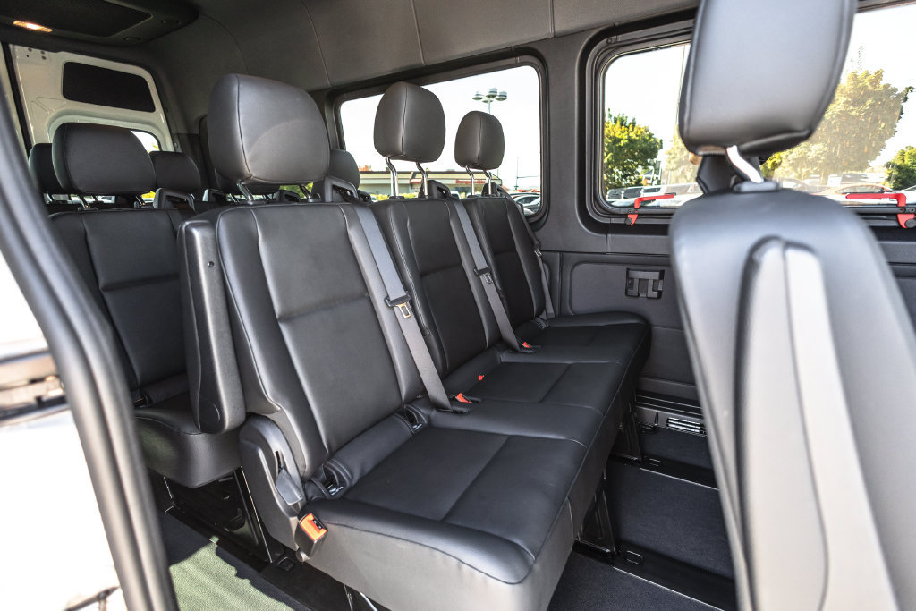 Used 2024 Mercedes-Benz Sprinter 2500 image 21