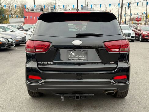 Used 2019 Kia Sorento LX image 9
