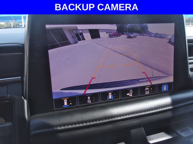 Used 2021 Chevrolet Tahoe Z71 w/ Luxury Package AWD/4WD image 4