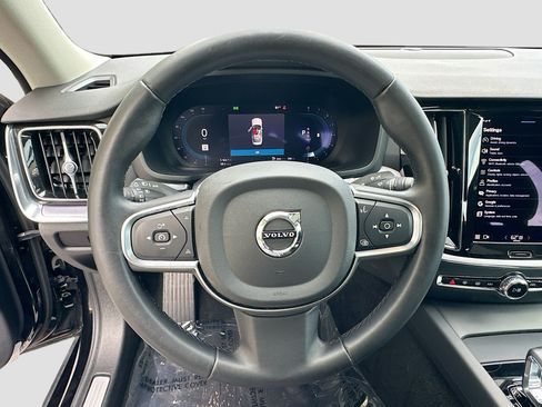 Used 2024 Volvo S60 B5 Core FWD image 10
