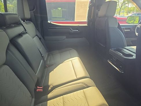 Used 2022 Chevrolet Silverado 1500 ZR2 w/ Technology Package AWD/4WD image 8