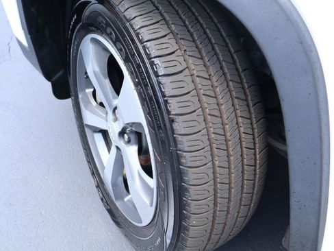 Used 2019 Jeep Cherokee Limited AWD/4WD image 20