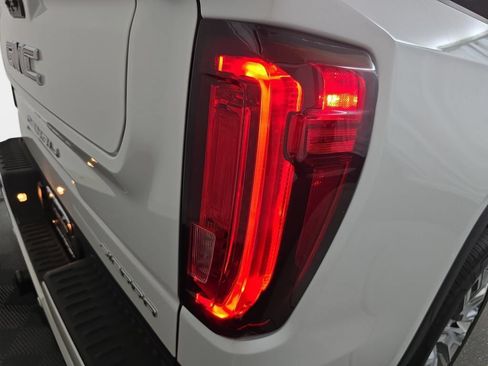 Used 2024 GMC Sierra 1500 Denali AWD/4WD image 32