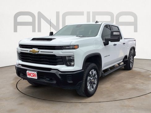 Used 2024 Chevrolet Silverado 2500 Custom w/ Custom Convenience Package image 9