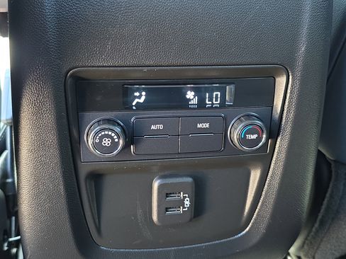 Used 2024 Buick Enclave Essence FWD image 14