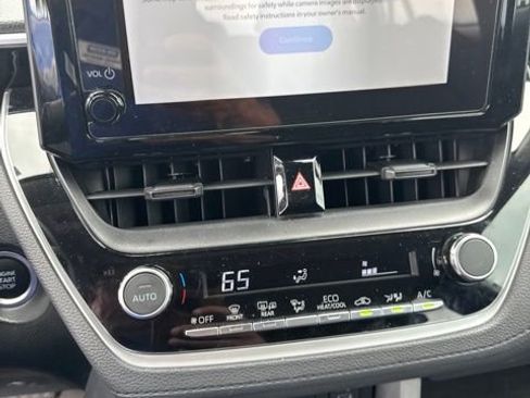 Used 2023 Toyota Corolla Cross LE FWD image 11