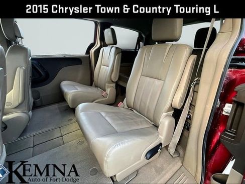 Used 2015 Chrysler Town & Country Touring-L w/ Driver Convenience Group image 22