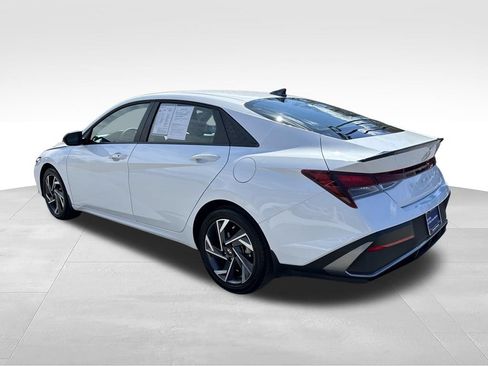 Certified 2025 Hyundai Elantra Sport FWD image 5