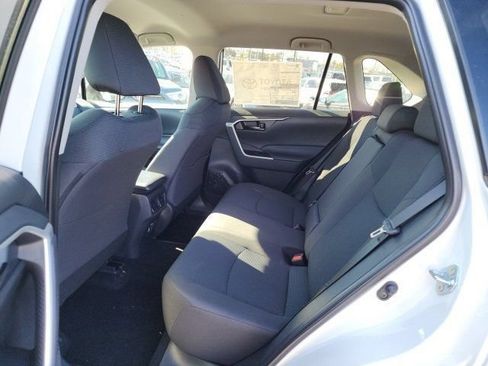 Used 2024 Toyota RAV4 LE AWD/4WD image 15