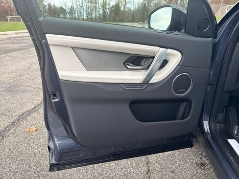 New 2025 Land Rover Discovery Sport Dynamic SE AWD/4WD image 9