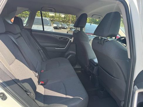 Used 2022 Toyota RAV4 LE w/ Carpet Mat Package (TMS) AWD/4WD image 14
