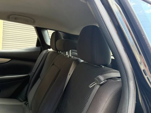 Used 2018 Nissan Rogue Sport S AWD/4WD image 30