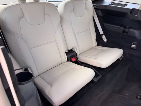 Certified 2023 Volvo XC90 B6 Plus AWD/4WD image 10