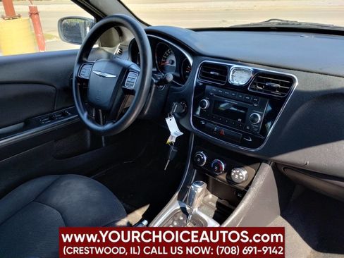 Used 2014 Chrysler 200 LX image 21