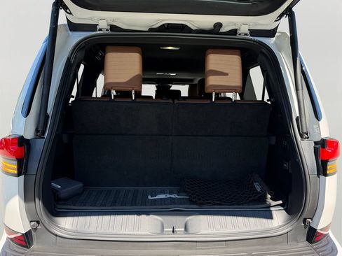 Certified 2024 Lexus GX 550 w/ Accessory Package (Z1) AWD/4WD image 13