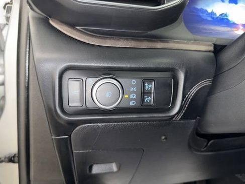 Used 2023 Ford Explorer Platinum w/ Technology Package image 16