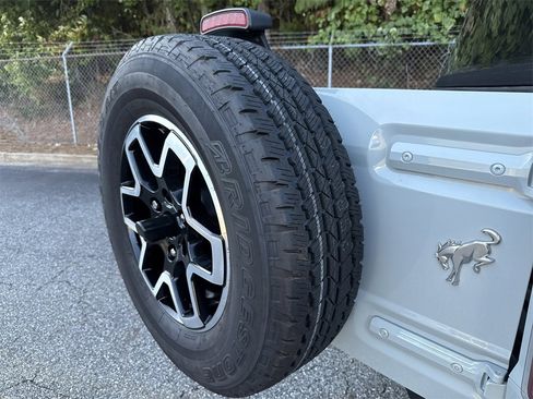 Used 2024 Ford Bronco Outer Banks image 19