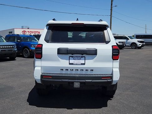 Used 2025 Toyota 4Runner TRD Off-Road Premium AWD/4WD image 21
