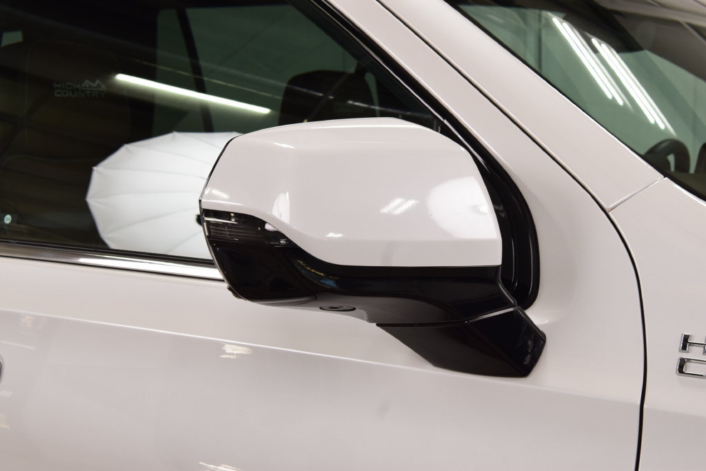Used 2023 Chevrolet Tahoe High Country AWD/4WD image 17