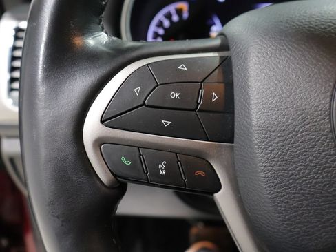 Used 2020 Jeep Grand Cherokee Altitude AWD/4WD image 39