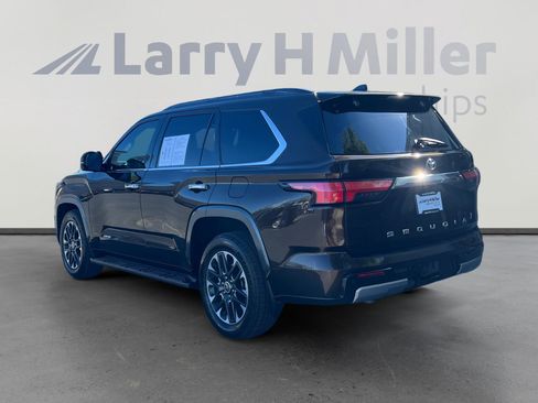 Used 2023 Toyota Sequoia Limited RWD image 3