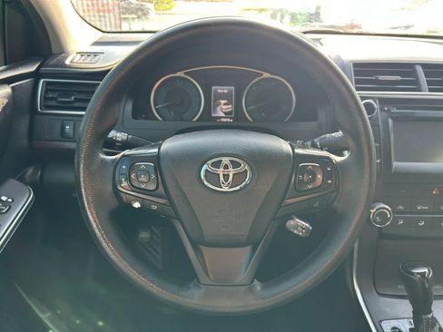 Used 2016 Toyota Camry LE FWD image 21