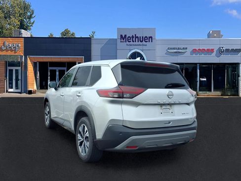 Used 2023 Nissan Rogue SV AWD/4WD image 5