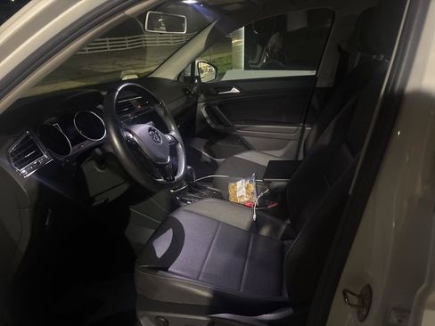 Used 2019 Volkswagen Tiguan SE image 18