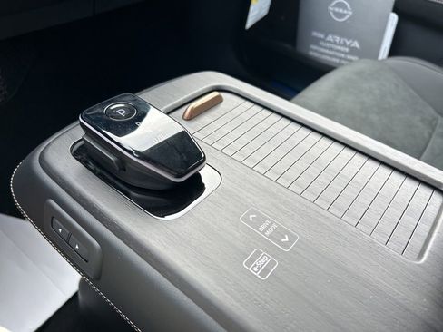 New 2024 Nissan Ariya AWD image 34