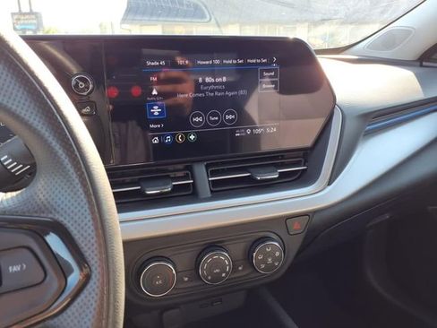 Used 2024 Chevrolet Trax LS w/ LS Convenience Package image 7