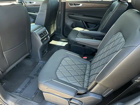 Certified 2025 Volkswagen Atlas SEL Premium R-Line AWD/4WD image 24