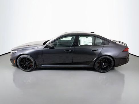 New 2026 BMW M5 w/ Carbon Package image 4