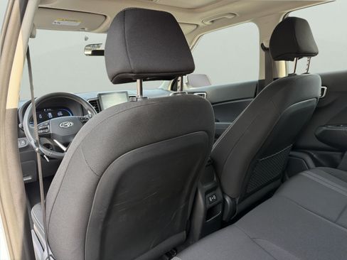 Used 2025 Hyundai Venue SEL FWD image 23