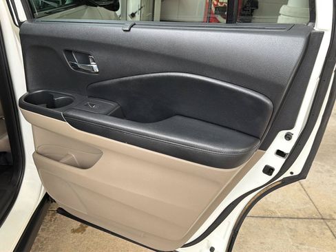 Used 2017 Honda Pilot Touring image 18