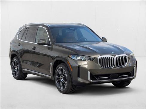 Used 2026 BMW X5 sDrive40i w/ Premium Package image 7